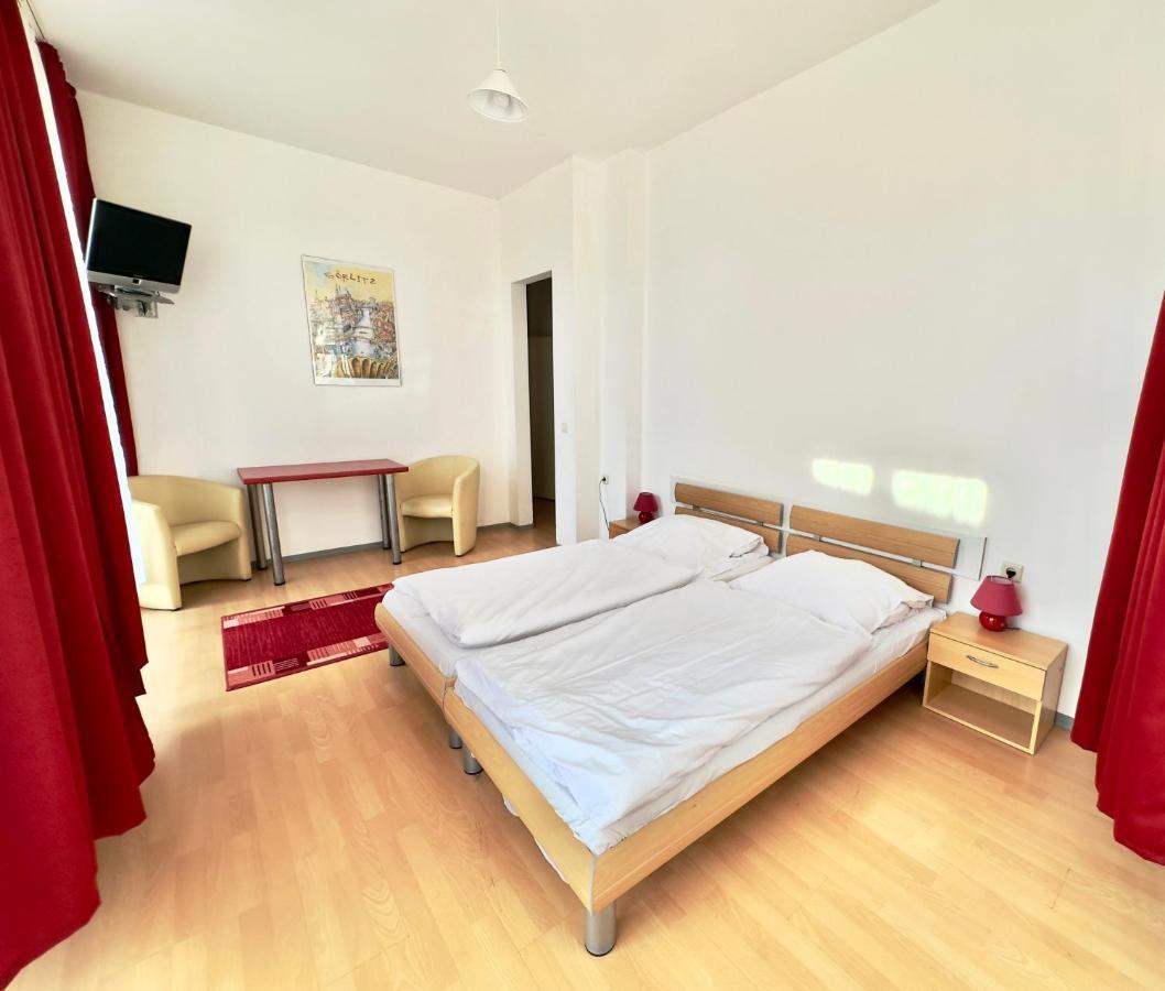 Picobello Pension Gorlitz Bagian luar foto