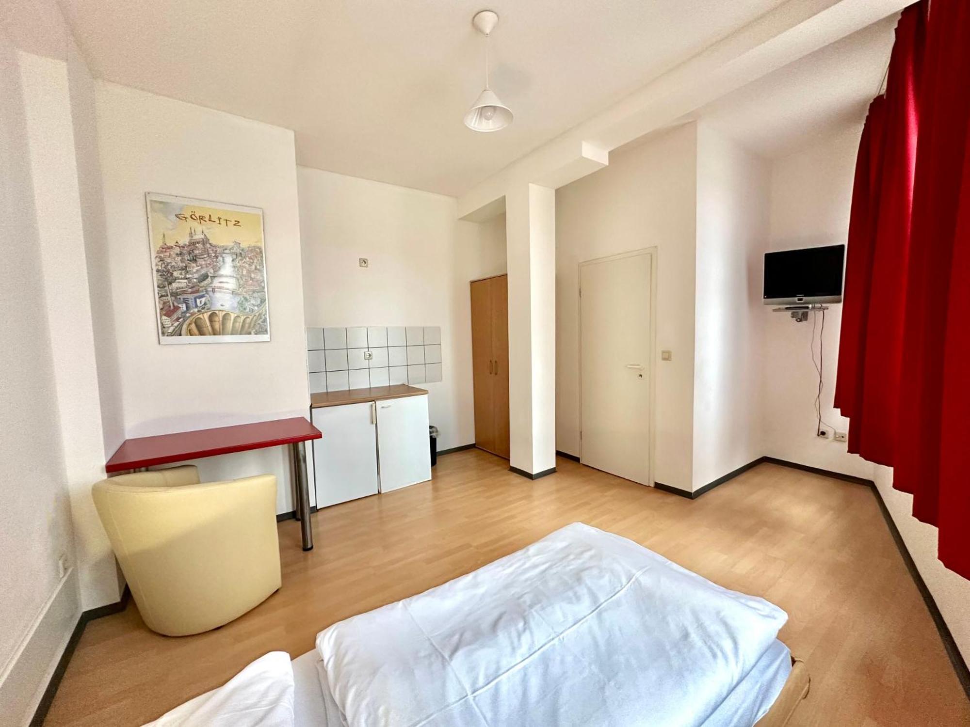 Picobello Pension Gorlitz Bagian luar foto