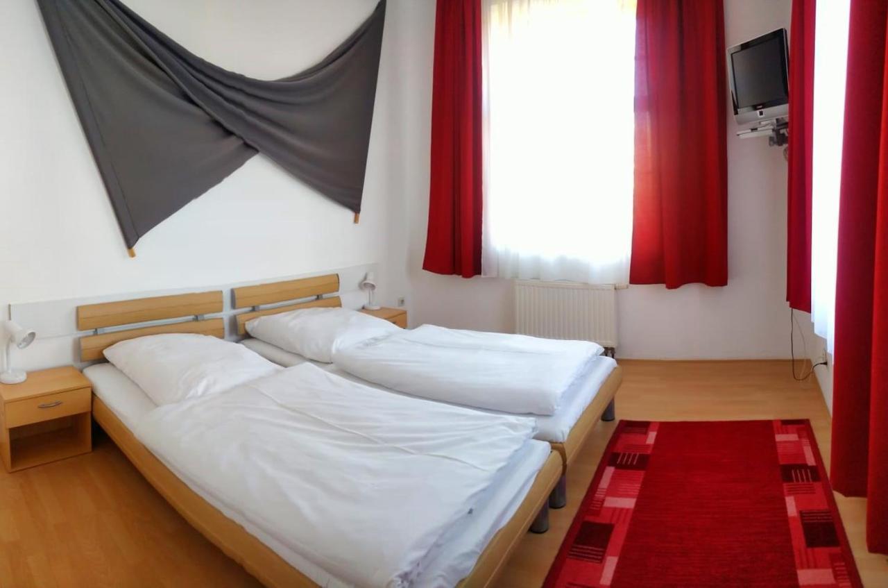 Picobello Pension Gorlitz Bagian luar foto